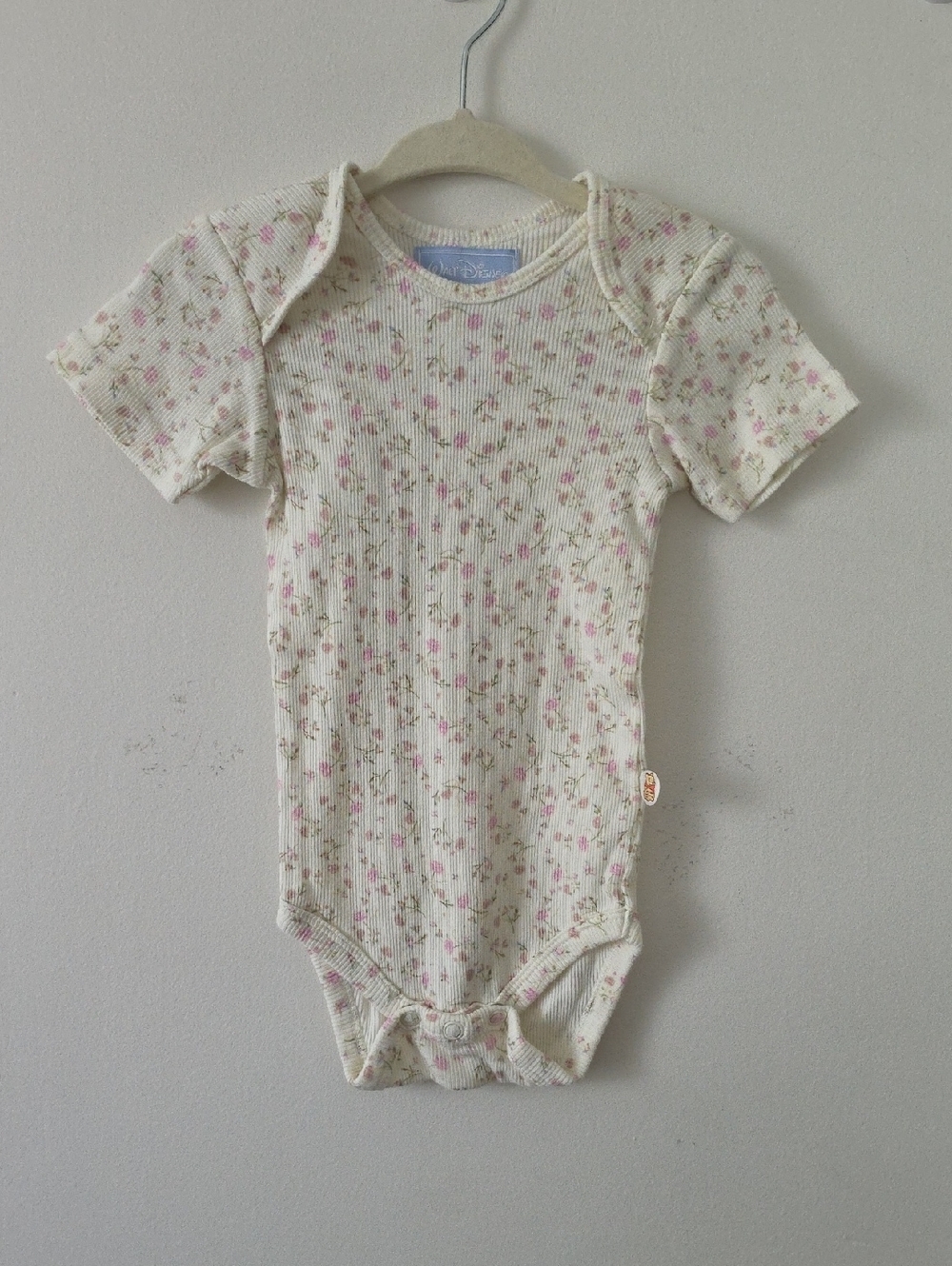 Vintage Walt Disney Pooh Bear Floral Ribbed Baby Onesie 6-9 Months